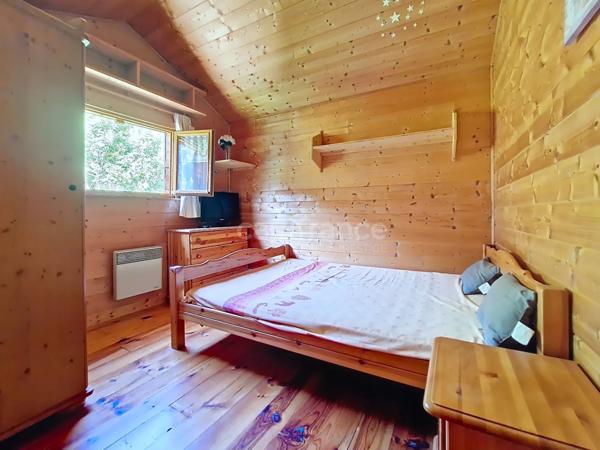 Ancienne ferme avec une grange à SAINT GERVAIS LES BAINS (74)