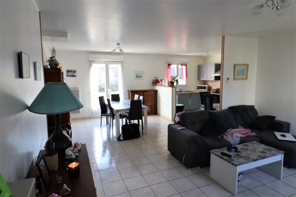 PAVILLON de plain pied de 2014, 90m², 3 chambres, sur un terrainde 623 m²