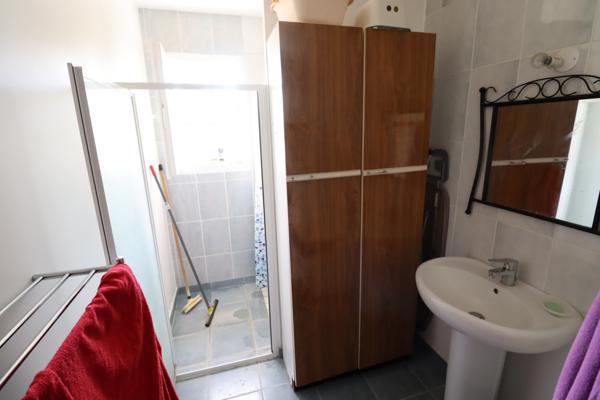 PAVILLON de plain pied de 2014, 90m², 3 chambres, sur un terrainde 623 m²