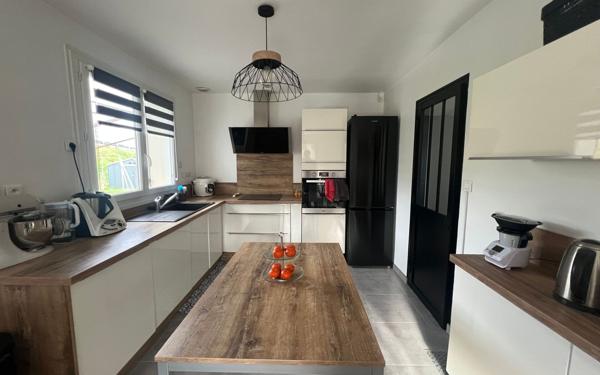 Maison à vendre    5 pièces • 93,45 m2 Saint-Loubès