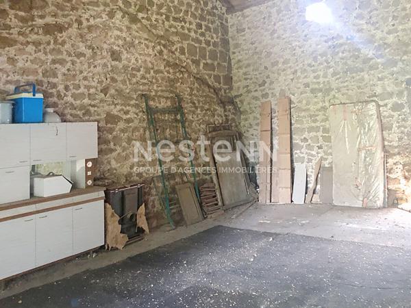 Ancien corps de ferme à rénover dans hameau de lapte environnement calme