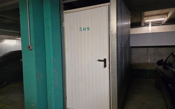 Stationnement à vendre    4,50 m2 Paris 14