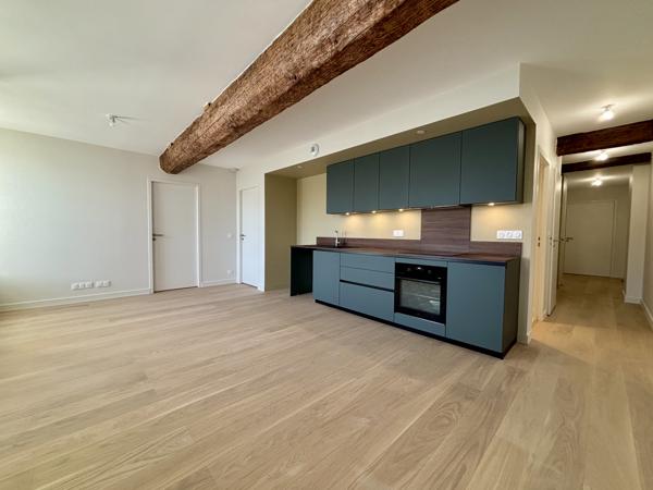 T3 rénové avec goût – Vieux-Port de La Rochelle (MAUBEC 27)