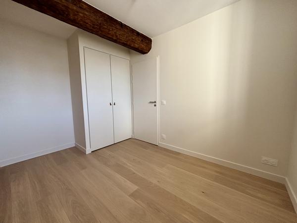 T3 rénové avec goût – Vieux-Port de La Rochelle (MAUBEC 27)