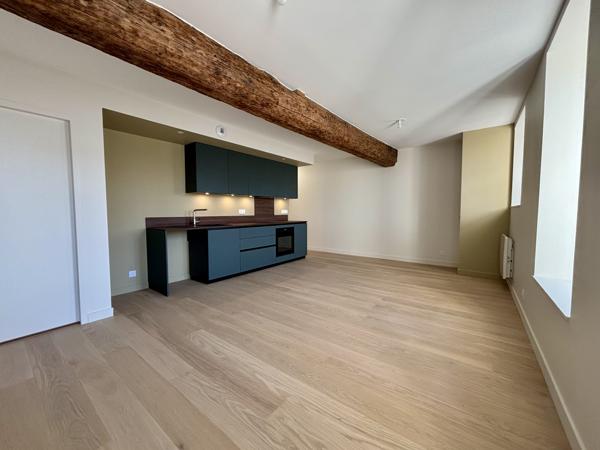 T3 rénové avec goût – Vieux-Port de La Rochelle (MAUBEC 27)
