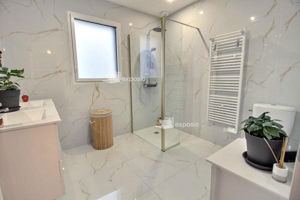 Maison de 2025 / 112 m² / 3 chambres / Garage / Patio / Terrain 305 m²