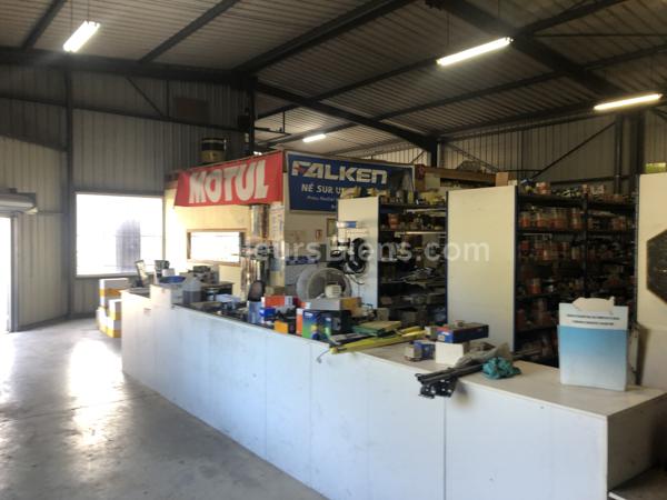 Local commercial 290m2 sur 1100m2 de terrain plat