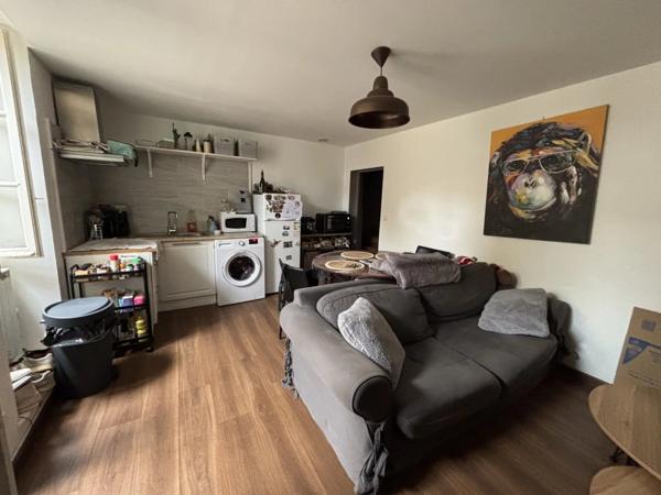 Location                                                      Maison de ville
                        
                     2 pièces                      36 m2                     à Niort
