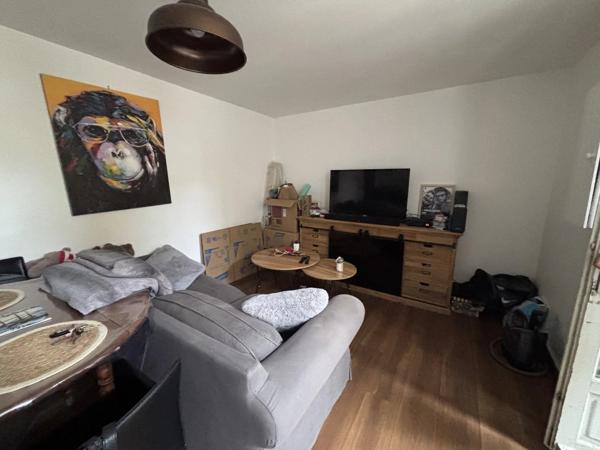 Location                                                      Maison de ville
                        
                     2 pièces                      36 m2                     à Niort