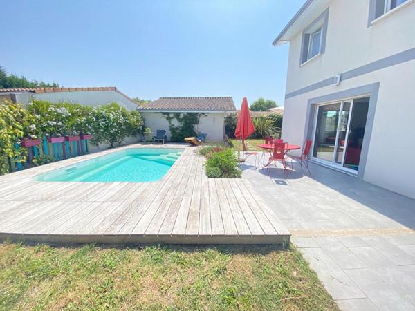 Maison récente de 4 chambres avec jardin, piscine et garage, Tresses 130 m2