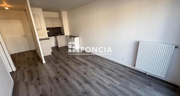 Location Appartement 2 pièces 39 m² - Sainte-geneviève-des-bois 91700