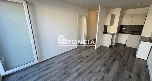 Location Appartement 2 pièces 39 m² - Sainte-geneviève-des-bois 91700