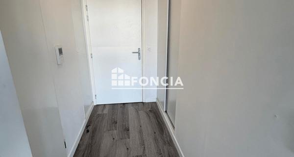Location Appartement 2 pièces 39 m² - Sainte-geneviève-des-bois 91700