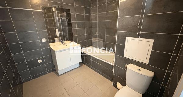 Location Appartement 2 pièces 39 m² - Sainte-geneviève-des-bois 91700