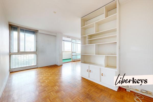 BRON- Lumineux appartement de 5 pièces-90,30 m2- Vue panoramique-Fort potentiel  