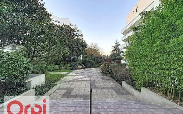 Appartement à vendre    4 pièces • 83,65 m2 Châtillon