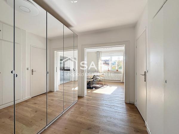 Superbe appartement avec terrasse et stationnement