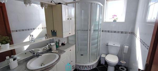 Immeuble avec local commercial + appartement T3