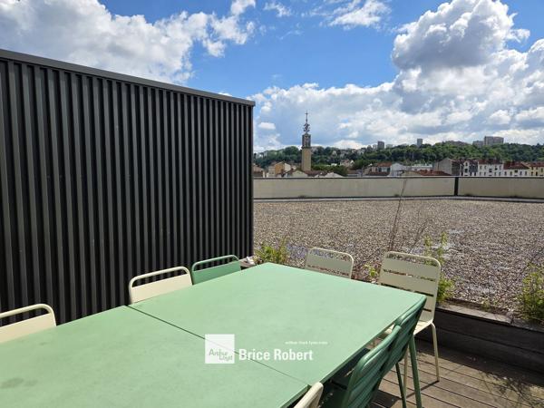 Bureaux à vendre ou à louer à Lyon 9ème avec rooftop privatif