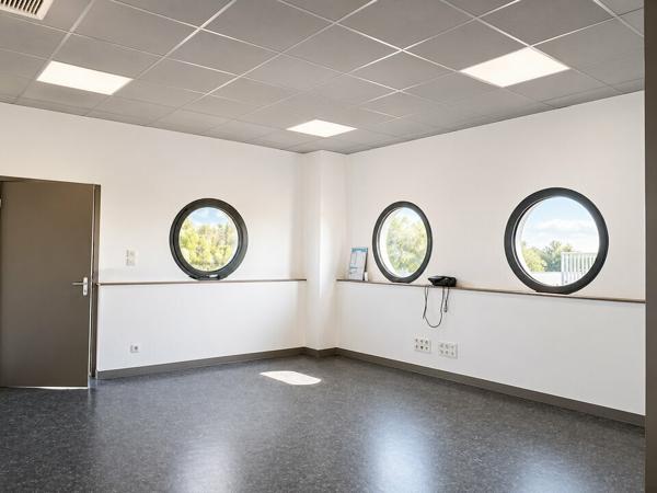 BUREAUX vente à BREUIL MAGNE 17870