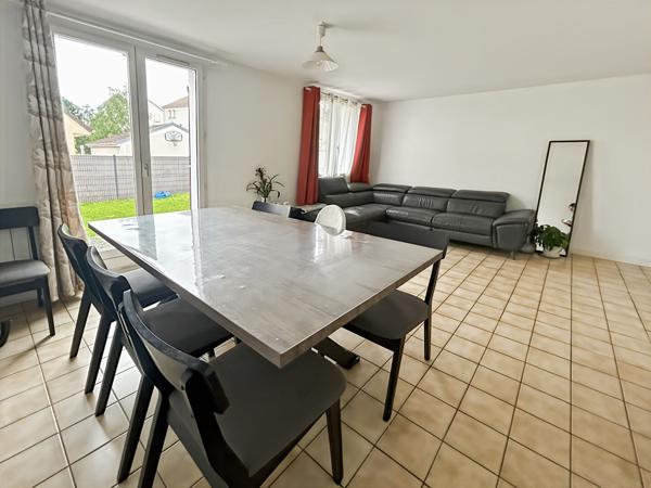 Maison familiale 4 chambres avec garage à Courdimanche