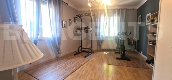 À Vendre – Maison de Charme au Cœur de Castelsarrasin (82) Surface : 220 m² | 5 chambres +1 bureau |