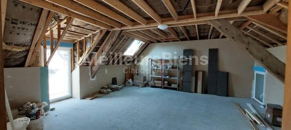 Maison d'environ 280m², 4 chambres, en campagne