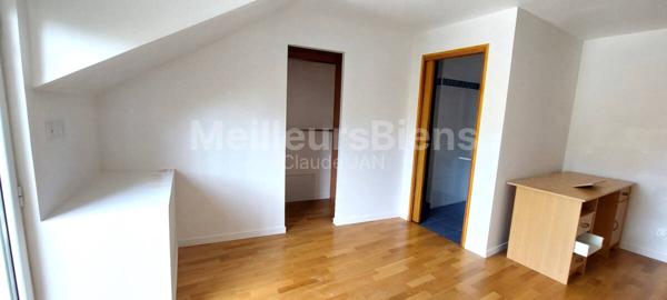 Maison d'environ 280m², 4 chambres, en campagne