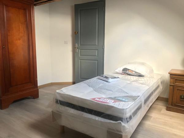 CHAMBRE étudiant meublée dans appartement en colocation - LES MUREAUX