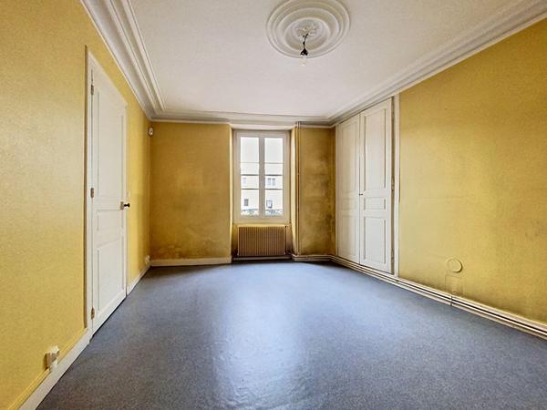 LE MANS - 2 CHAMBRES - COUR