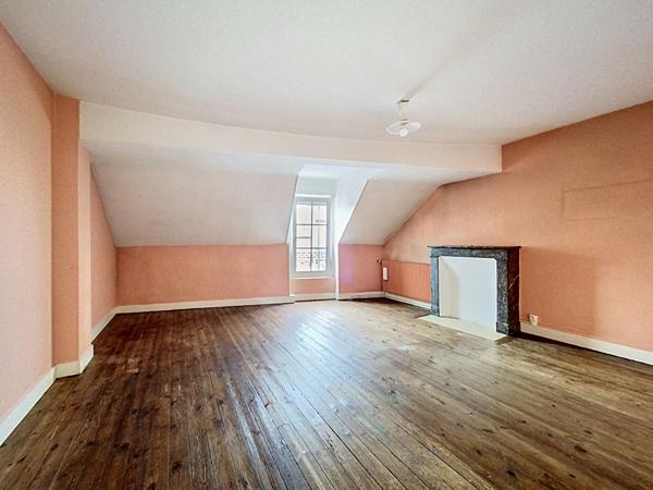 LE MANS - 2 CHAMBRES - COUR