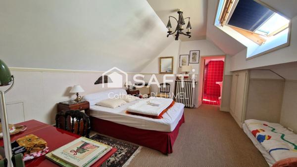 PROPRIETE AU CHARME ATHENTIQUE A 5 mn DE LA GARE.