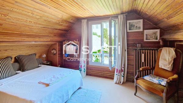 PROPRIETE AU CHARME ATHENTIQUE A 5 mn DE LA GARE.