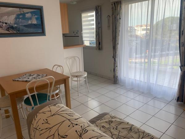 Appartement
                                                                                                                                                                                                                                                                                                                        2 pièce(s)                                                                                                                                                                                                          1 chambre(s)                                                                                                                                                                                                          33.73  m²