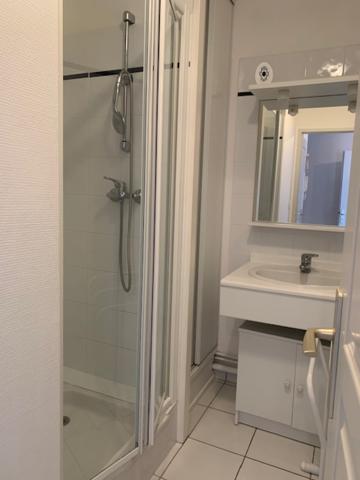Appartement
                                                                                                                                                                                                                                                                                                                        2 pièce(s)                                                                                                                                                                                                          1 chambre(s)                                                                                                                                                                                                          33.73  m²