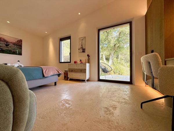 Villa d’architecte – 245 m² - 3 Chambres – Piscine à débordement chauffée - 83310 La Môle - Réf 86663055