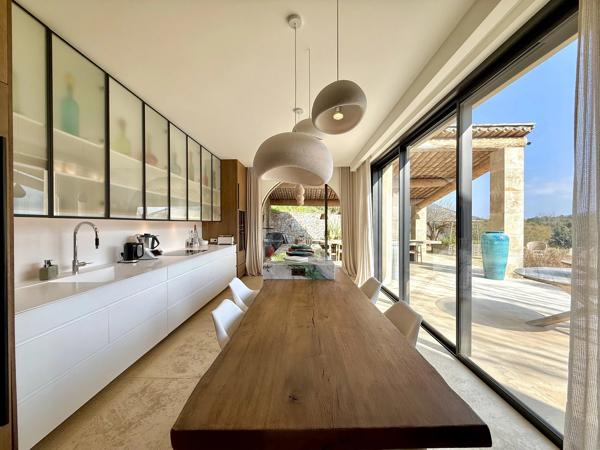 Villa d’architecte – 245 m² - 3 Chambres – Piscine à débordement chauffée - 83310 La Môle - Réf 86663055