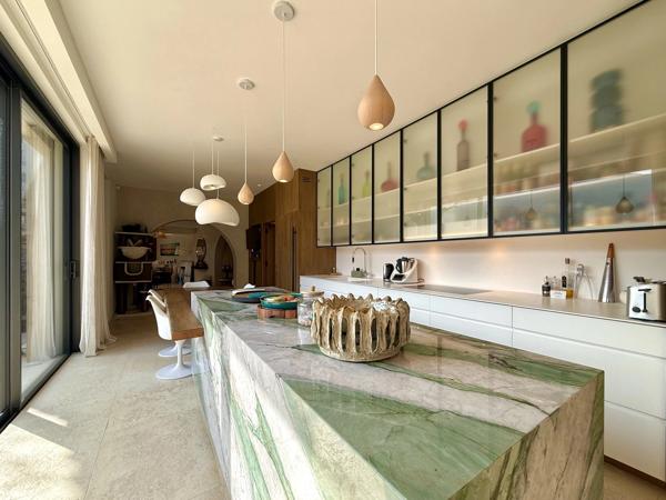 Villa d’architecte – 245 m² - 3 Chambres – Piscine à débordement chauffée - 83310 La Môle - Réf 86663055