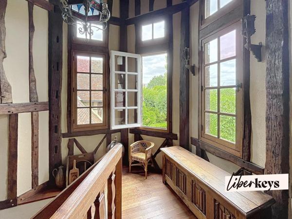 Demeure historique avec vue – Jardin, rivière et majestueuses dépendances – Verneuil d'Avre et d'Iton, Eure