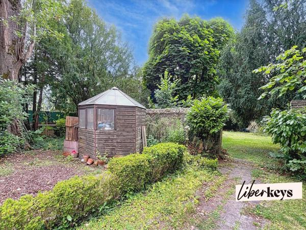 Demeure historique avec vue – Jardin, rivière et majestueuses dépendances – Verneuil d'Avre et d'Iton, Eure