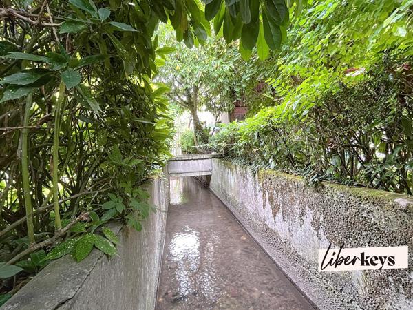 Demeure historique avec vue – Jardin, rivière et majestueuses dépendances – Verneuil d'Avre et d'Iton, Eure