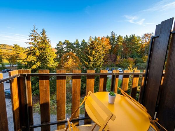 Appartement rénové et meublé vue montagne avec cave et casier à ski