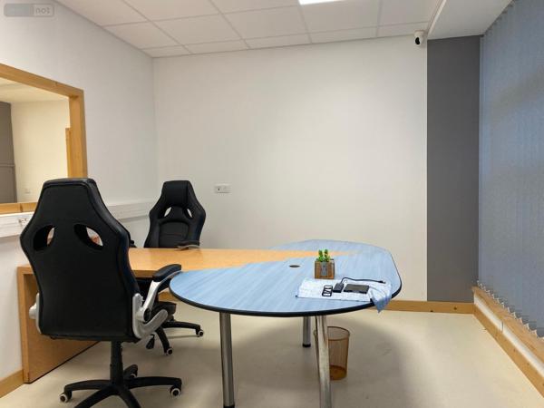 Local commercial à vendre à Paray-le-Monial en Saône-et-Loire (71600), ref : VTE-P-SY   
CENTRE VILLE