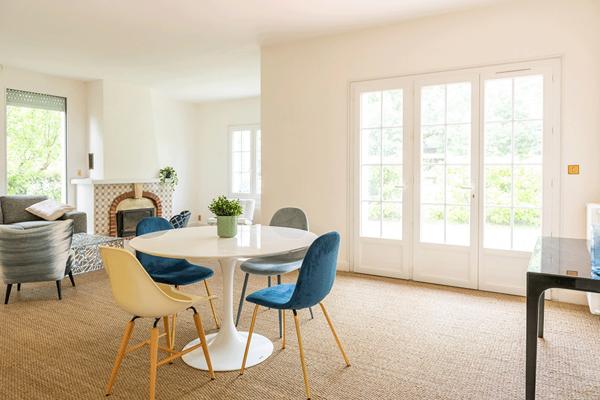 Villa à Andernos Les Bains 180 m2 sur parcelle de 800 m2 avec terrasse solarium et piscine