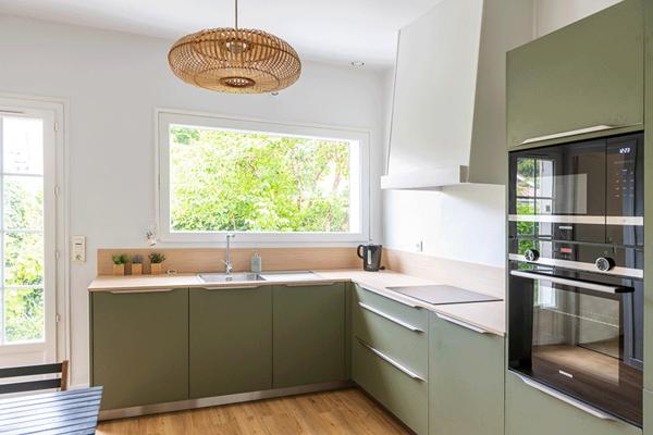 Villa à Andernos Les Bains 180 m2 sur parcelle de 800 m2 avec terrasse solarium et piscine
