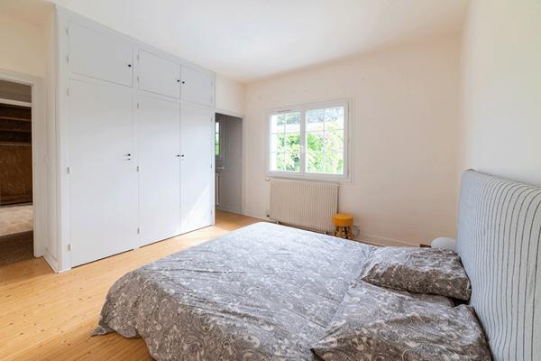 Villa à Andernos Les Bains 180 m2 sur parcelle de 800 m2 avec terrasse solarium et piscine
