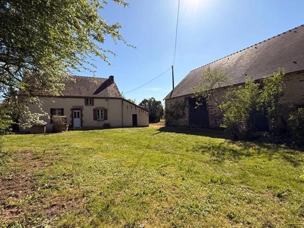 EN EXCLUSIVITE ! Propriété avec maison d'habitation 87m², dépendances sur 13 600m² de terrain 148 000 €