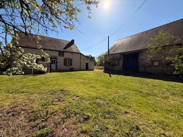 EN EXCLUSIVITE ! Propriété avec maison d'habitation 87m², dépendances sur 13 600m² de terrain 148 000 €