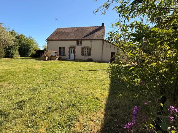 EN EXCLUSIVITE ! Propriété avec maison d'habitation 87m², dépendances sur 13 600m² de terrain 148 000 €