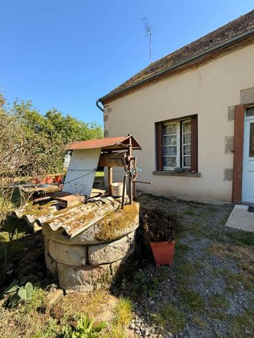 EN EXCLUSIVITE ! Propriété avec maison d'habitation 87m², dépendances sur 13 600m² de terrain 148 000 €